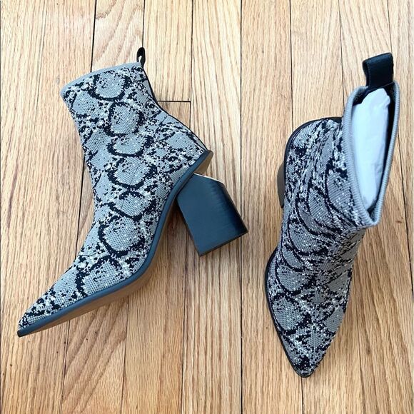 Steven Steve Madden Nikia Snakeskin Black & White Sock Bootie Size 5.5 - Picture 1 of 6